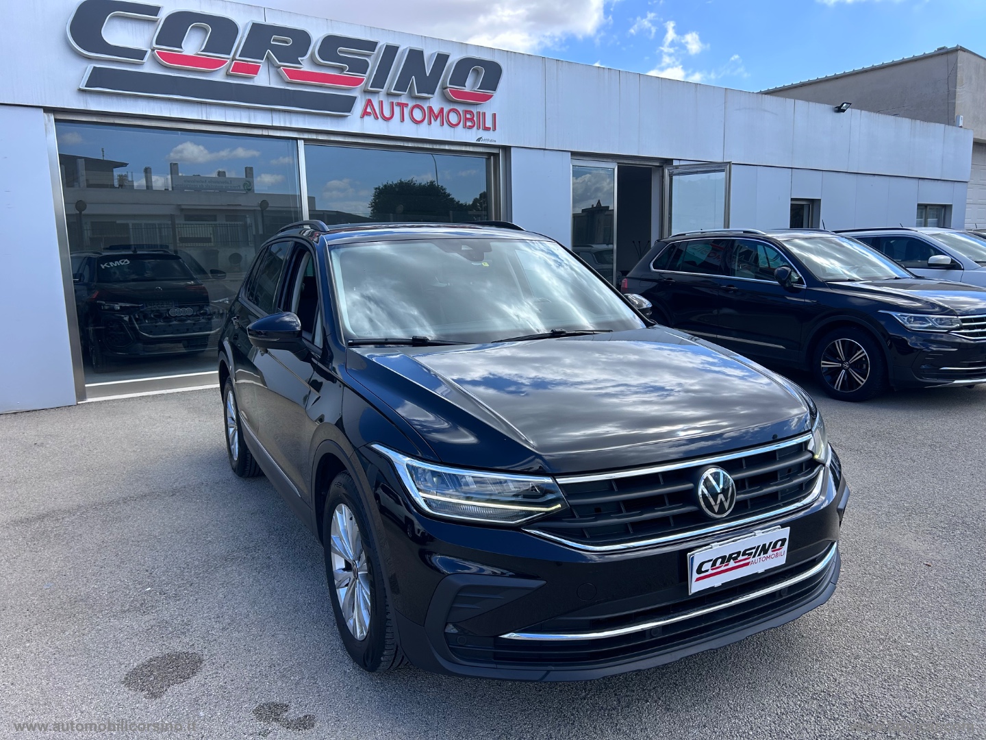 VOLKSWAGEN Tiguan