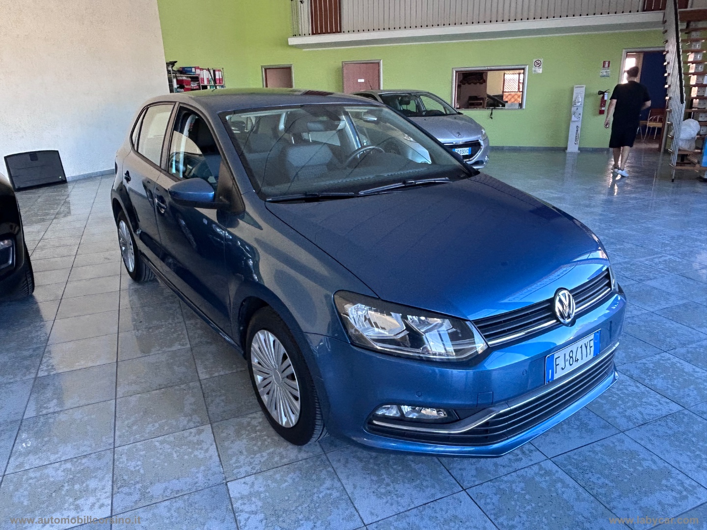 VOLKSWAGEN Polo