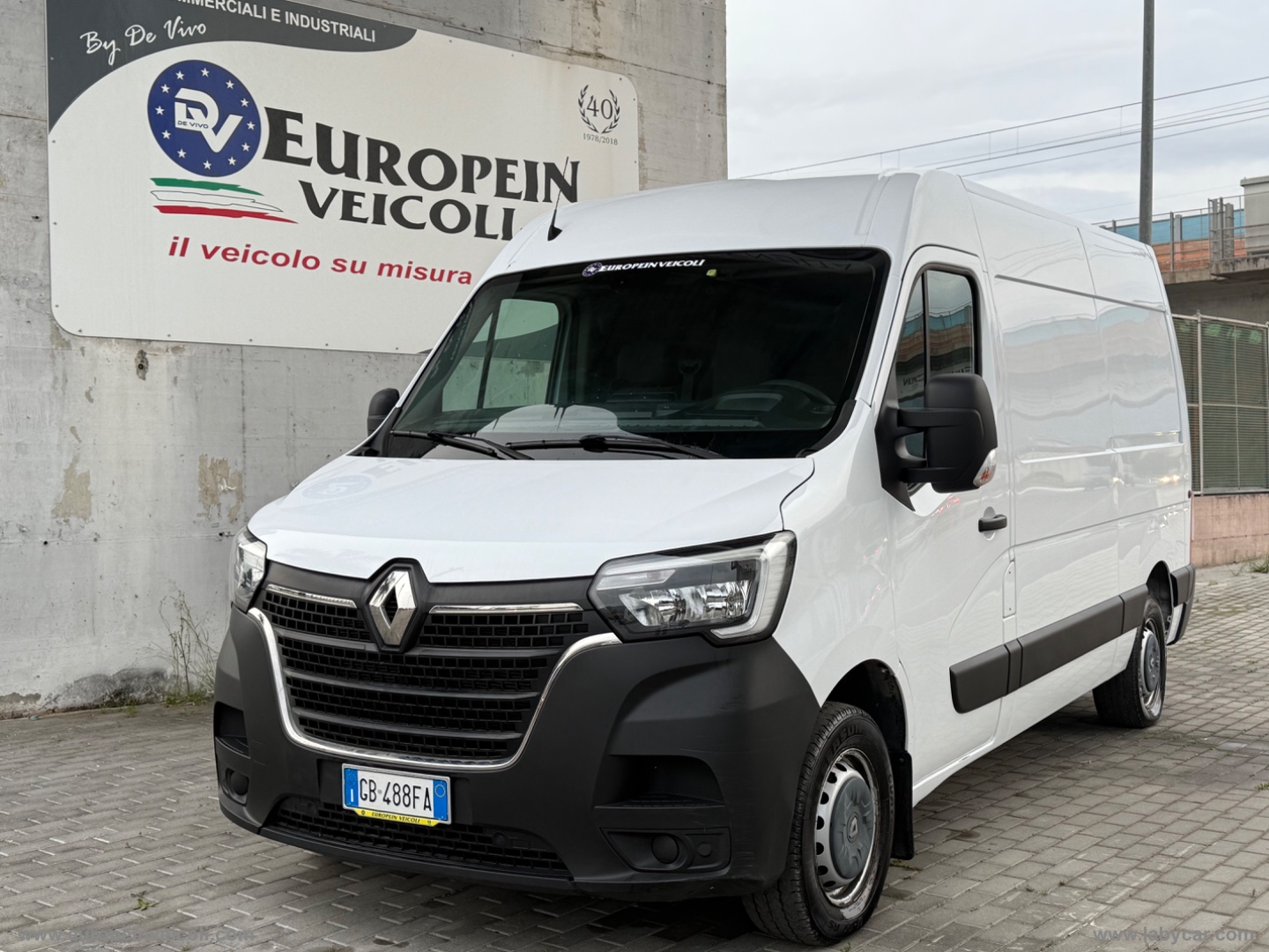 RENAULT 
