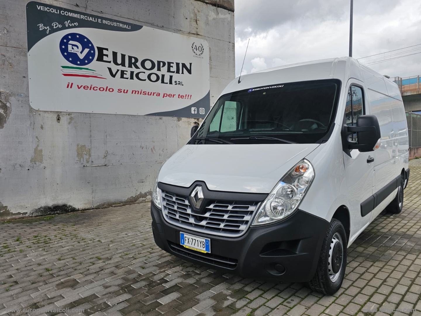 RENAULT Master