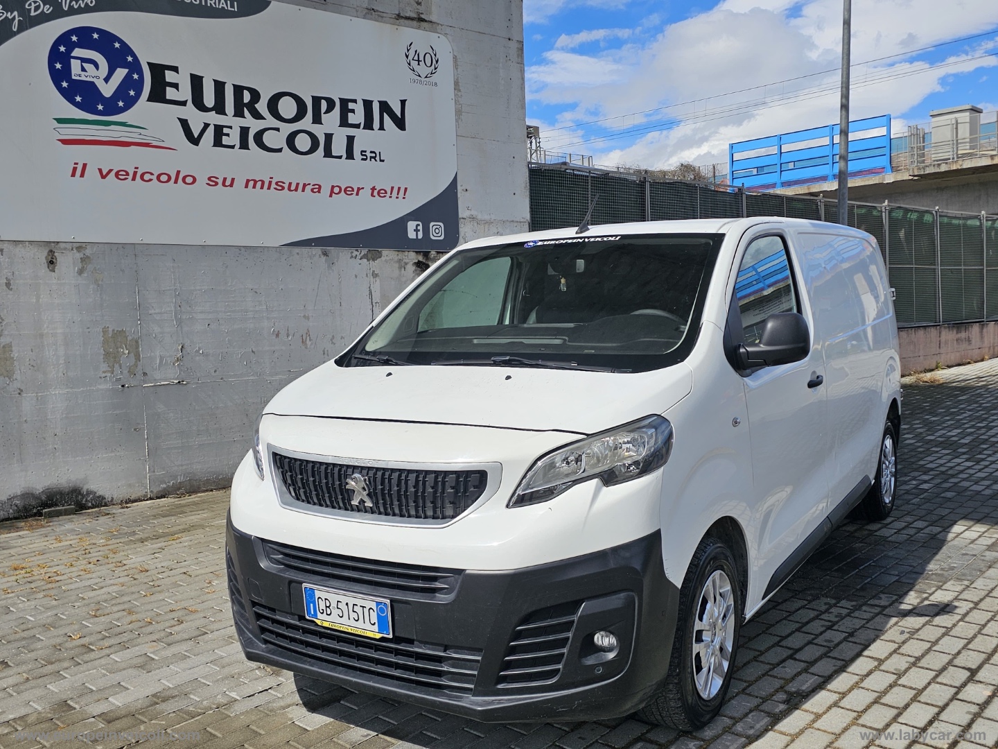 PEUGEOT 