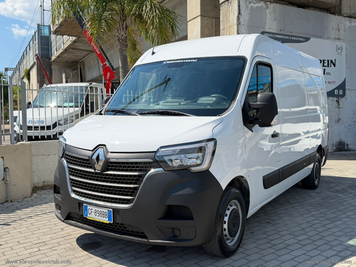RENAULT 