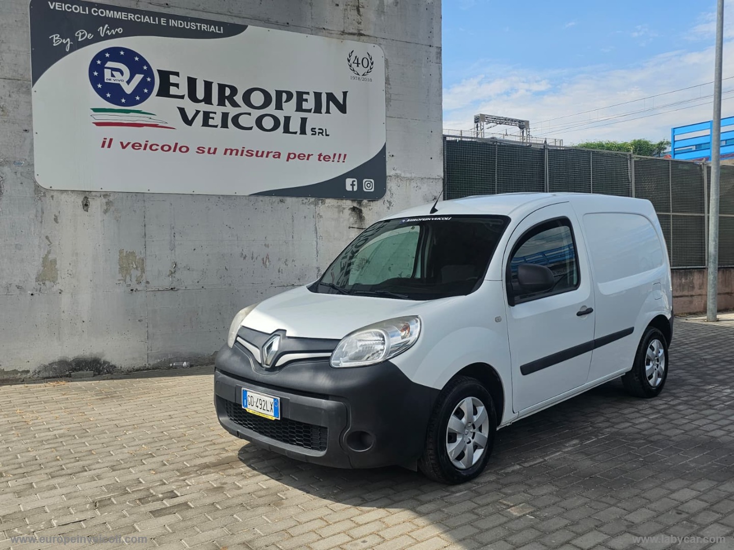 RENAULT 