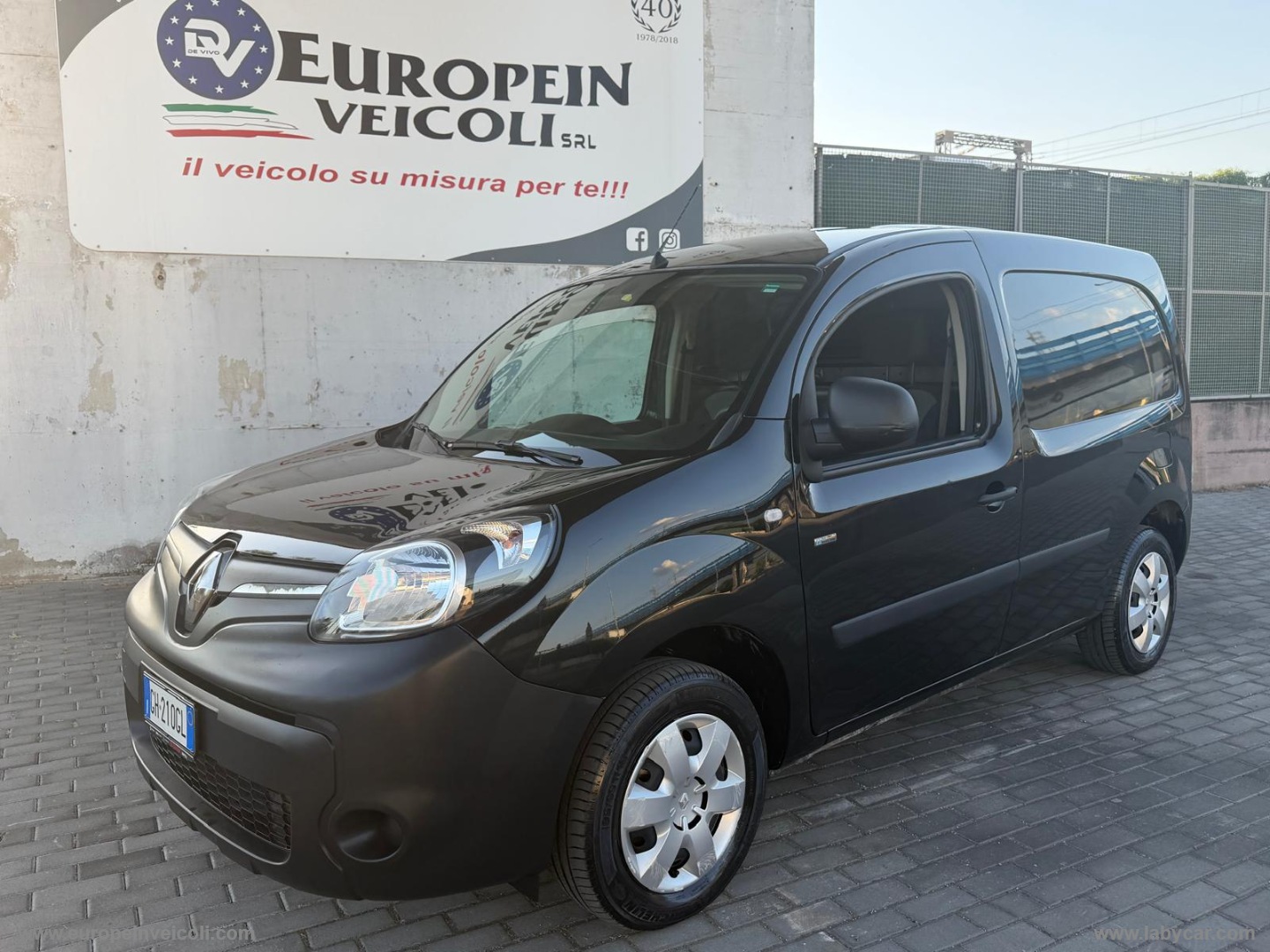 RENAULT 