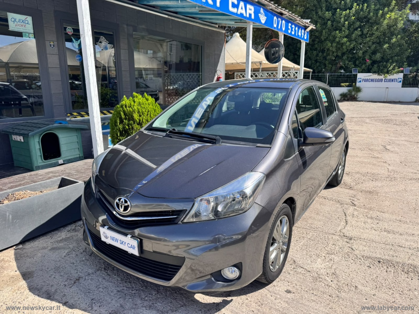 TOYOTA Yaris