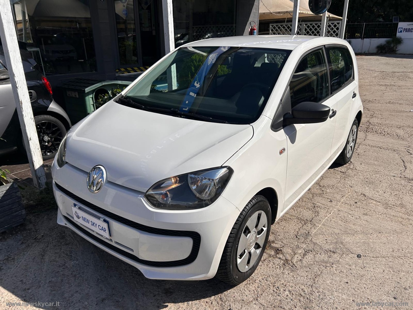 VOLKSWAGEN 1.0 5p. club up!                                                        
