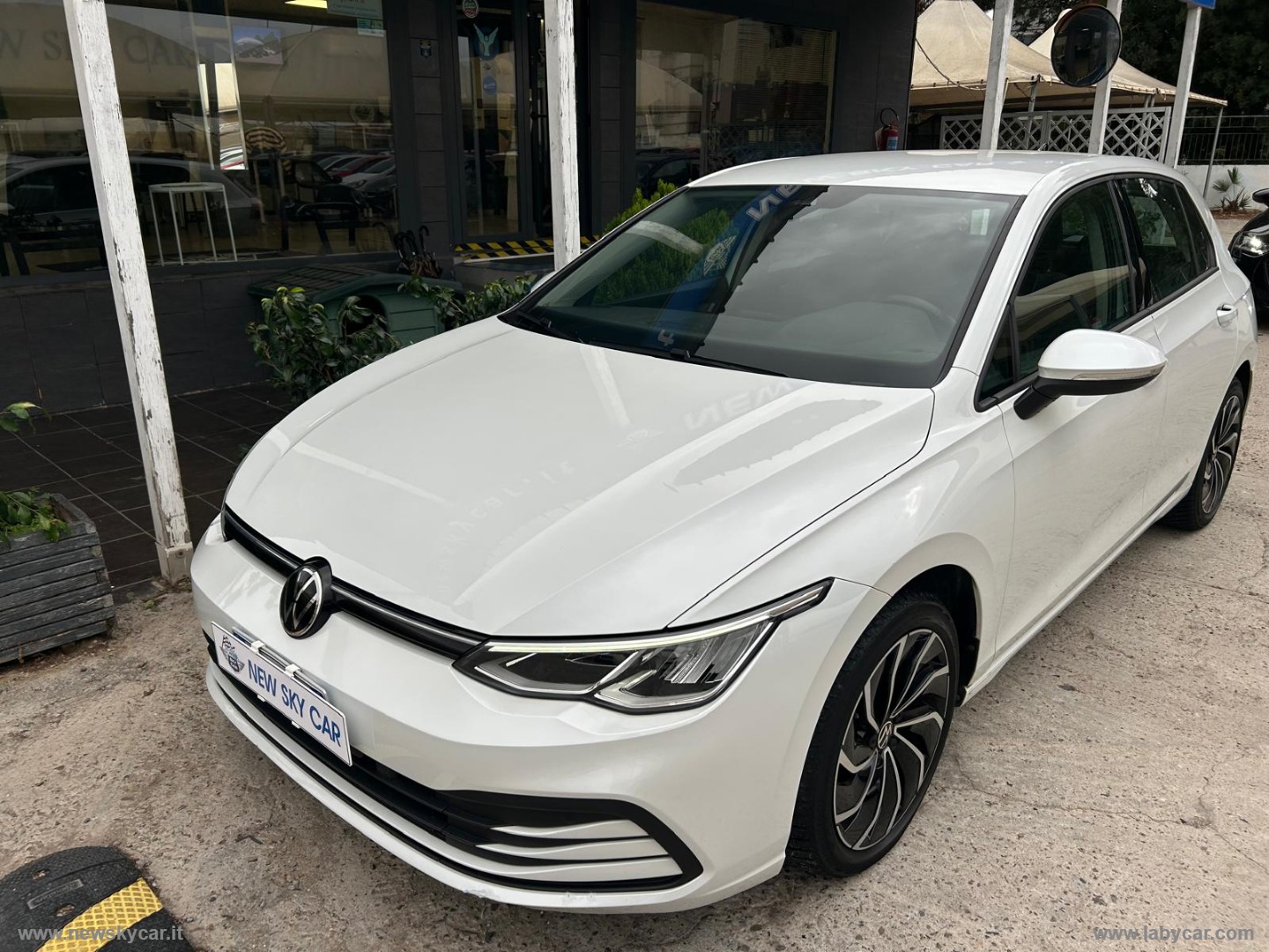 VOLKSWAGEN Golf 1.0 eTSI EVO DSG Life                                                        