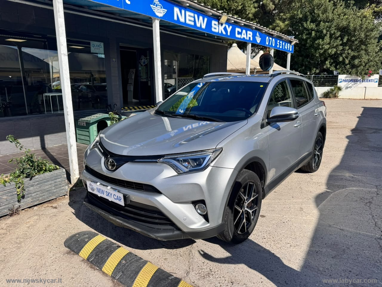 TOYOTA RAV4 2.0 D-4D 2WD Business                                                        