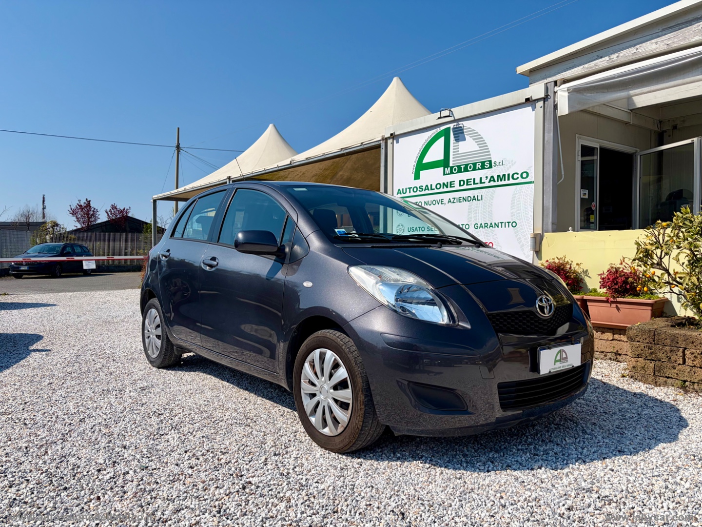 TOYOTA Yaris 1.0 5p. Now