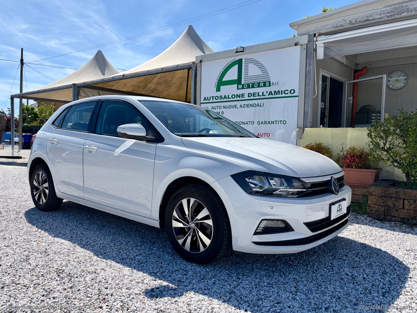 VOLKSWAGEN Polo
