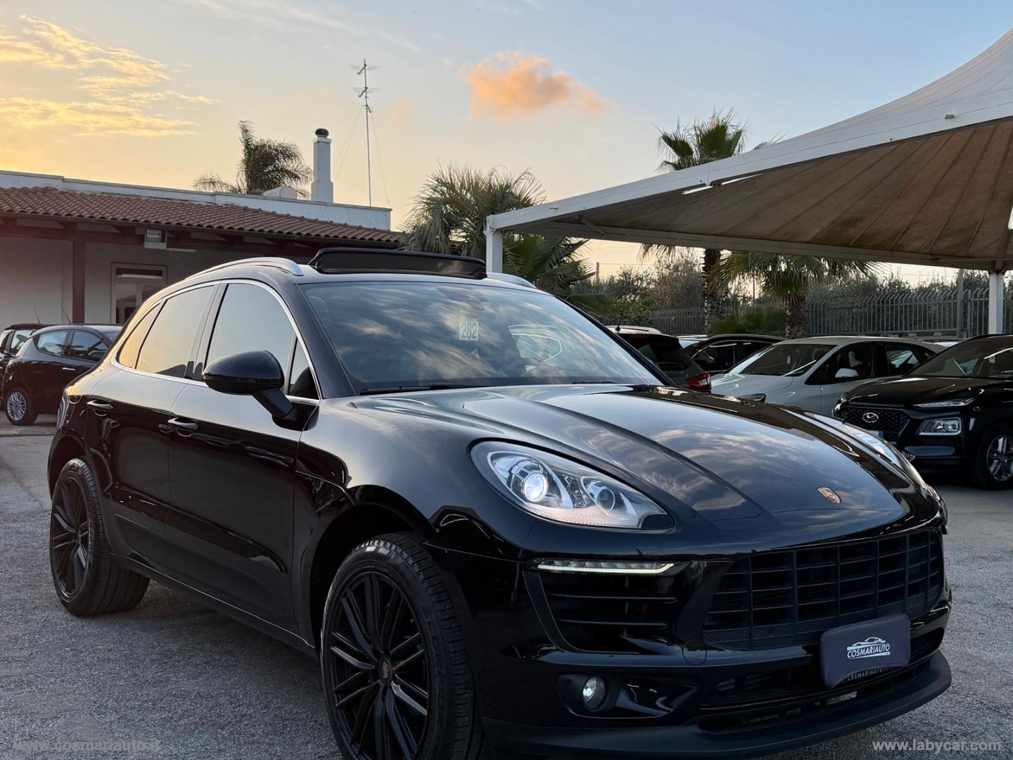 PORSCHE Macan