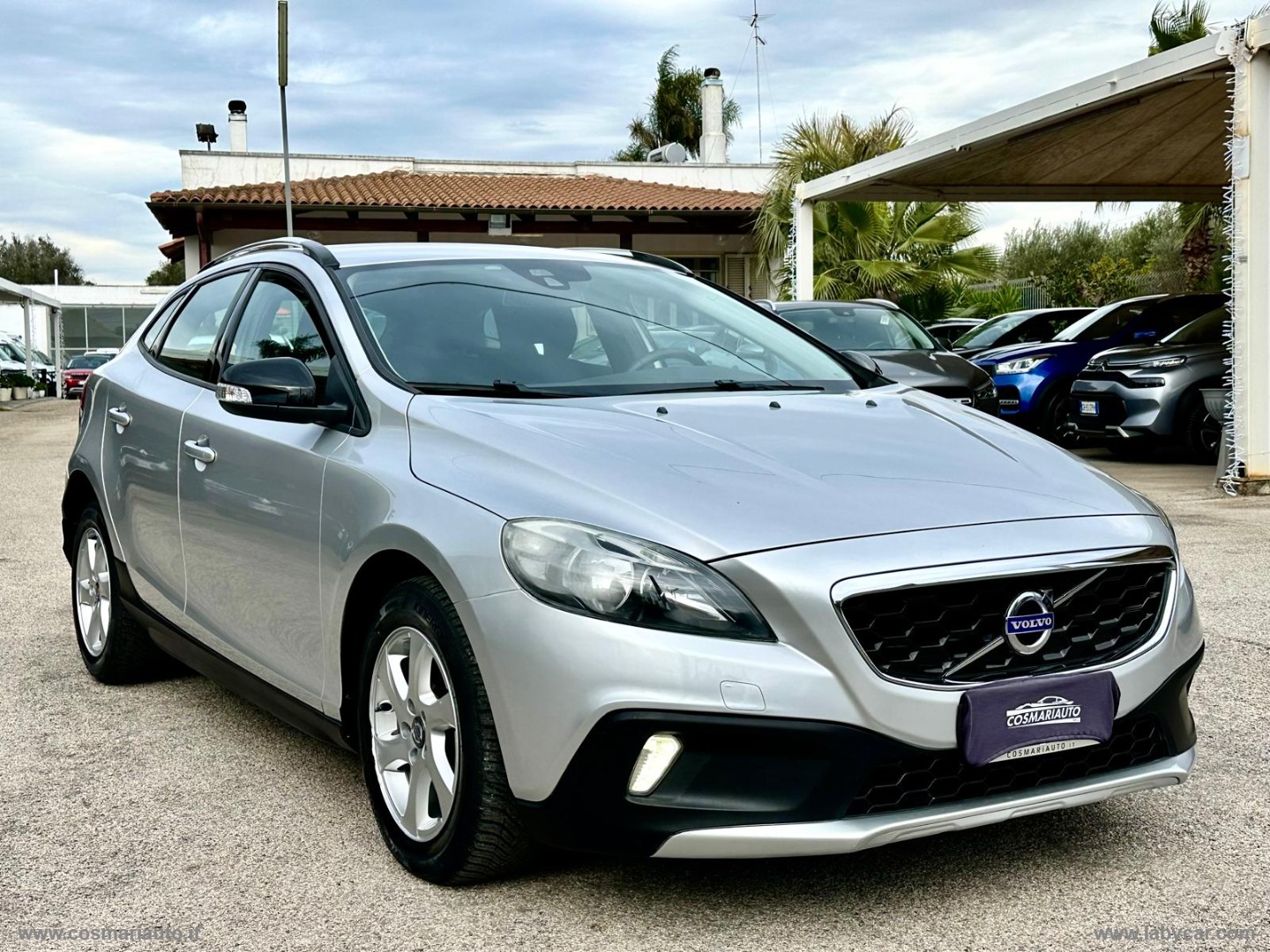 VOLVO V40 Cross Country