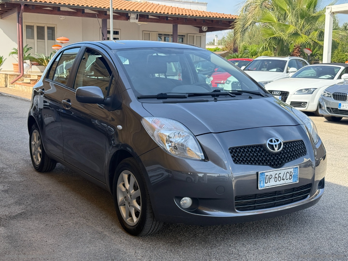TOYOTA Yaris