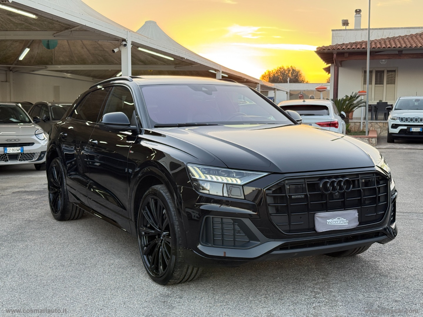 AUDI Q8