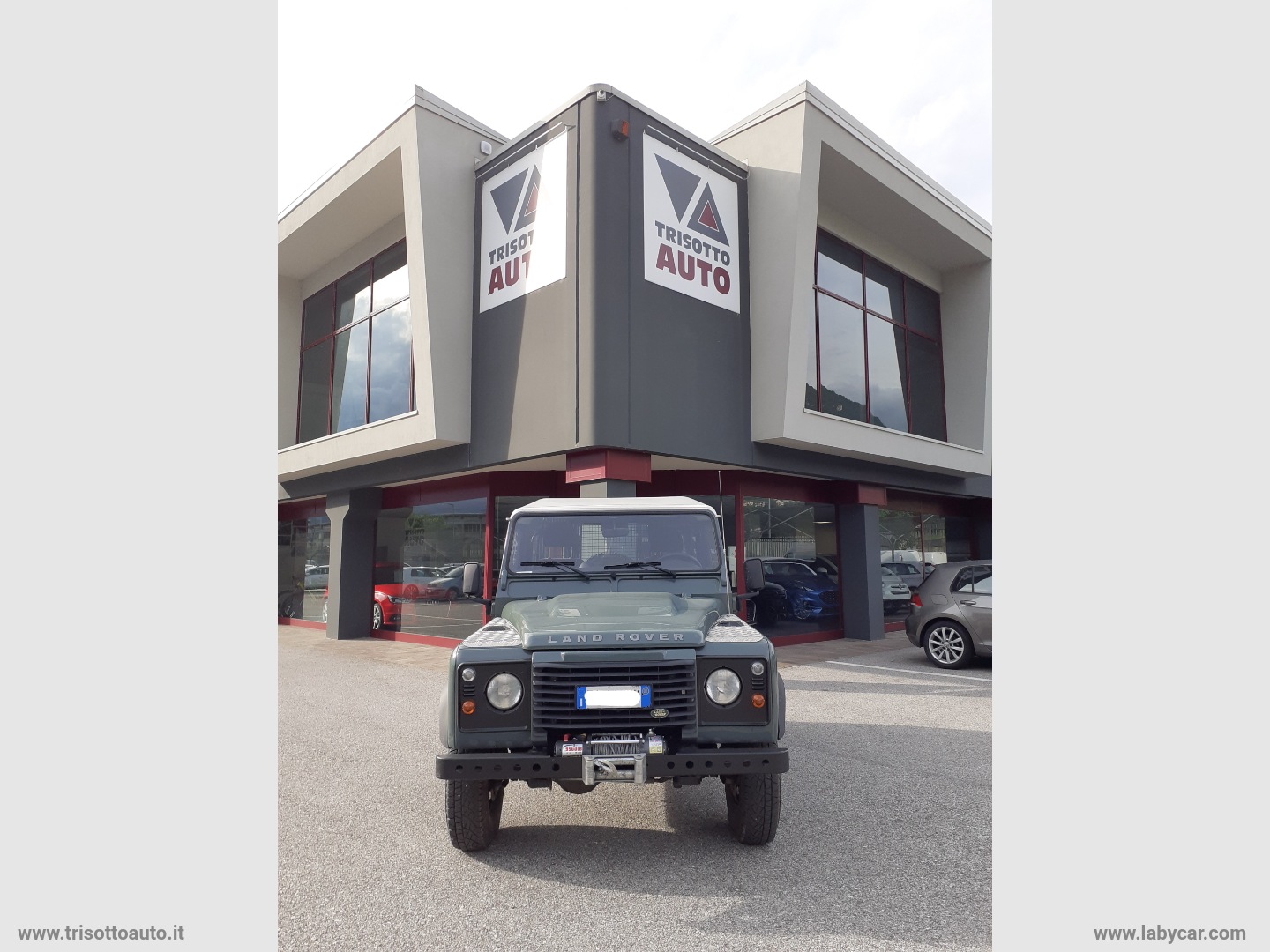 LAND ROVER Defender