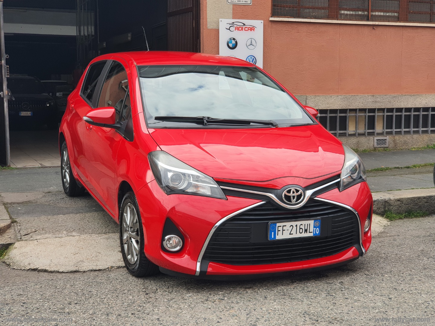 Yaris 1.0 5p. Lounge                                                        