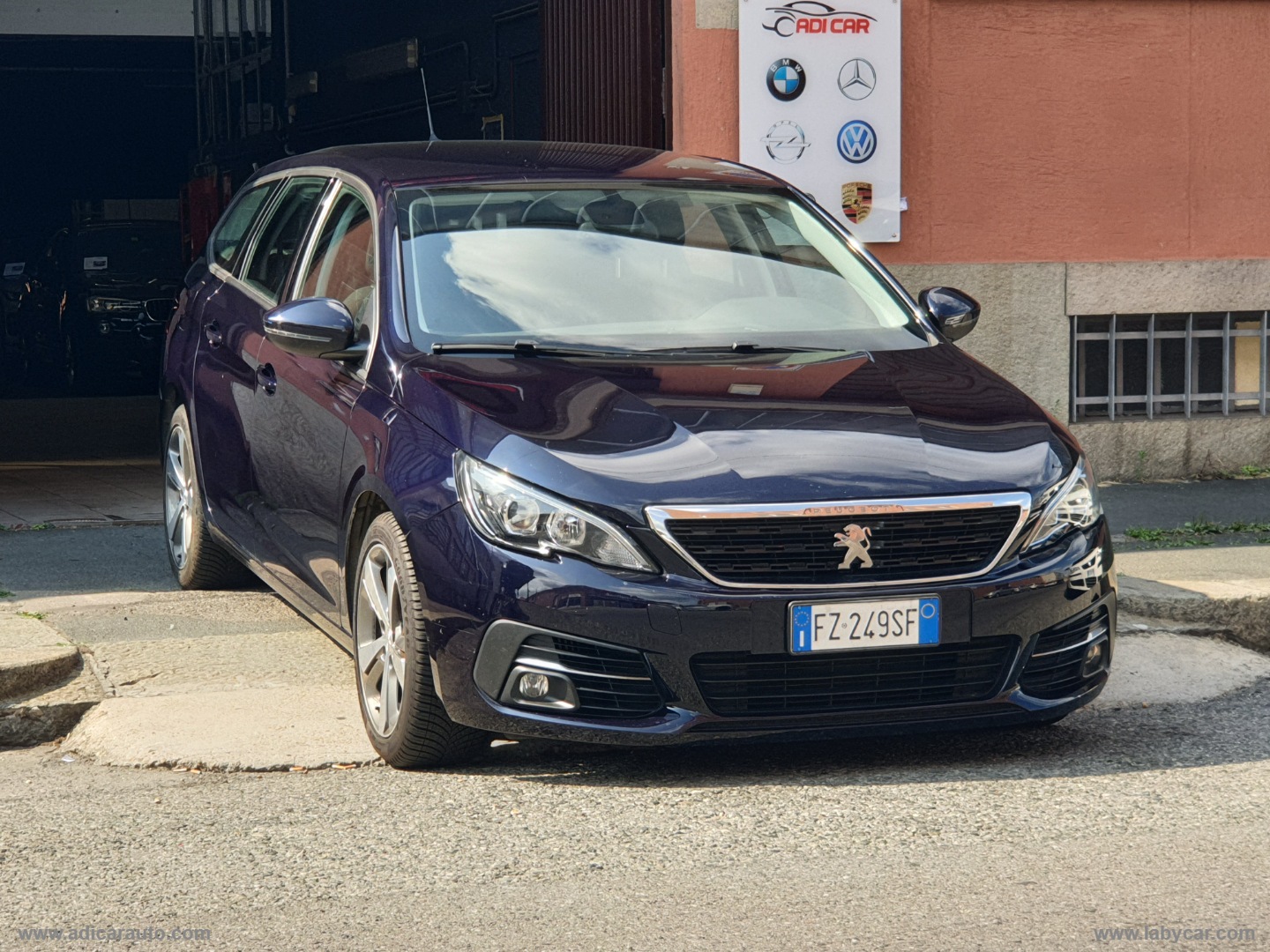 PEUGEOT 308