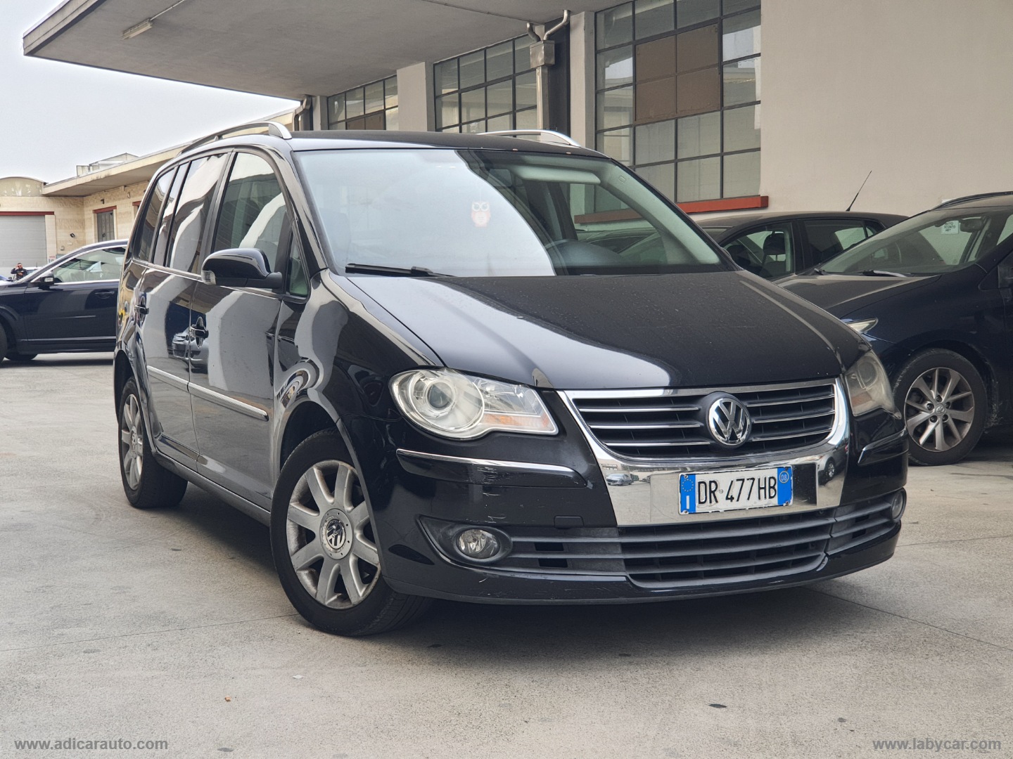 VOLKSWAGEN Touran