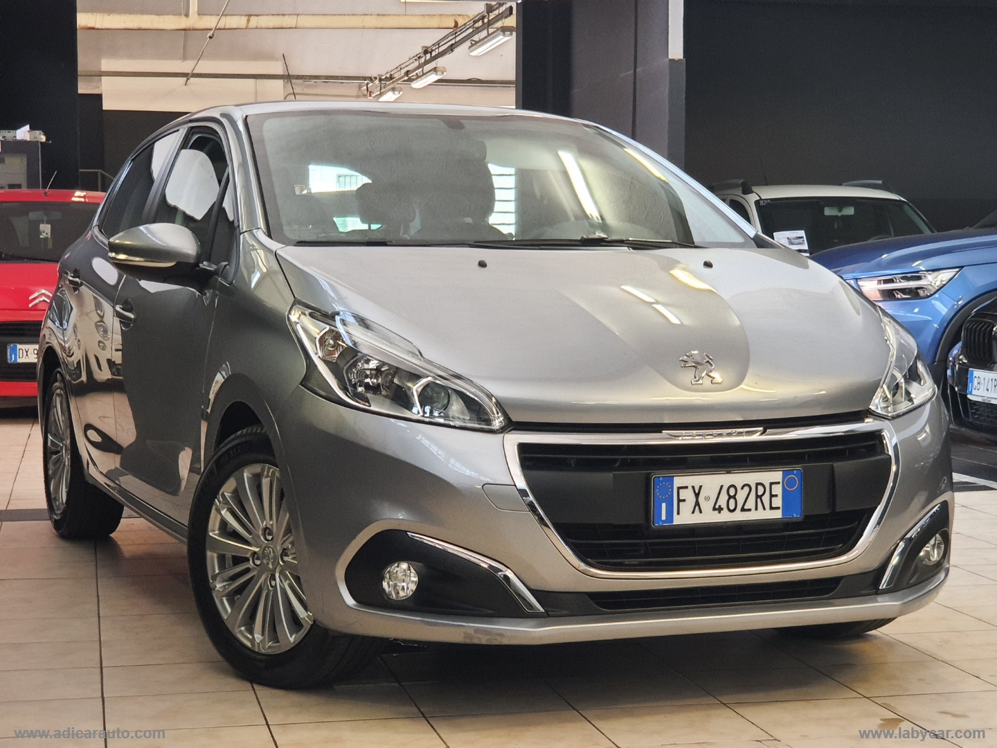 PEUGEOT 208