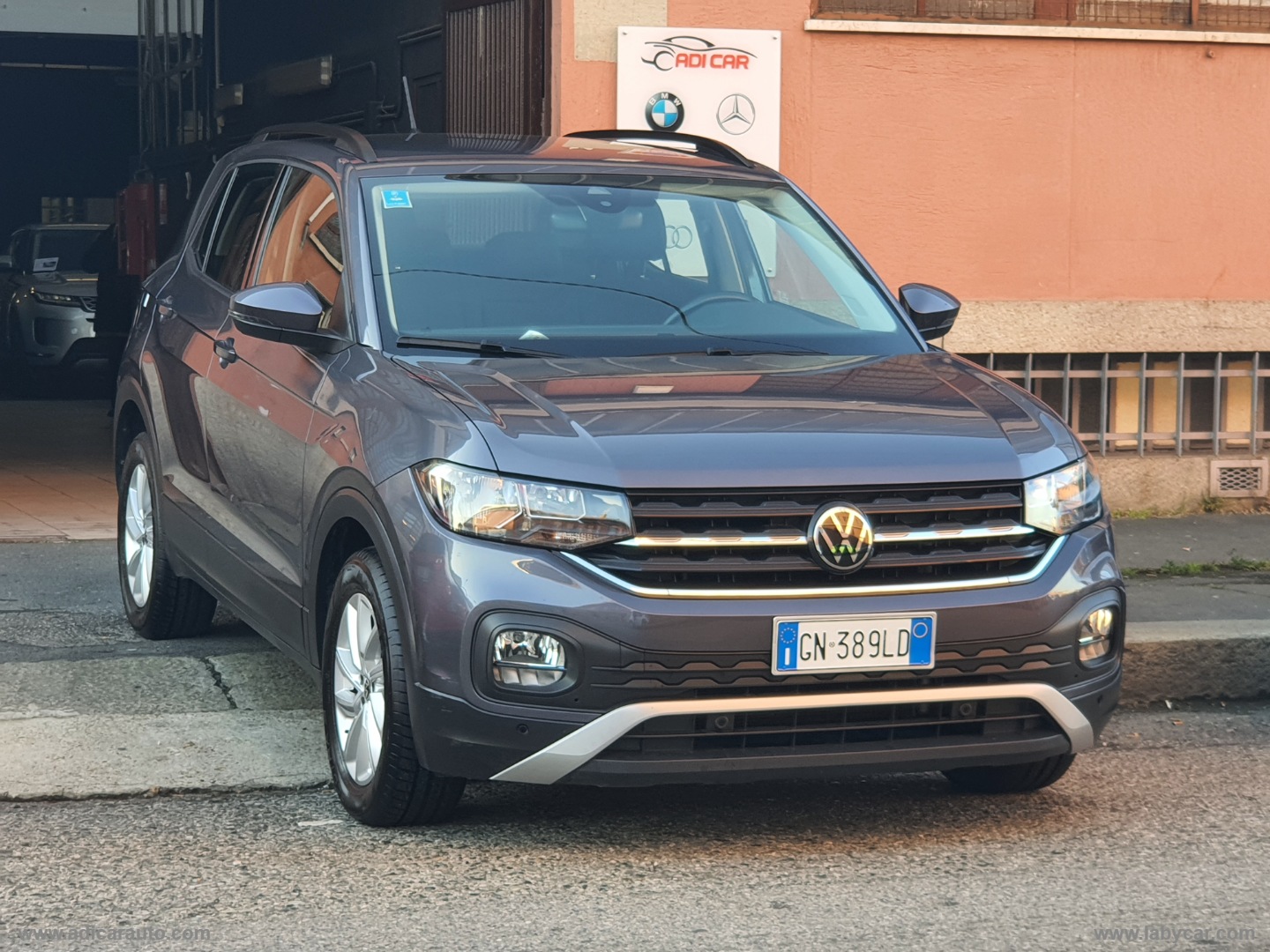 VOLKSWAGEN T-Cross