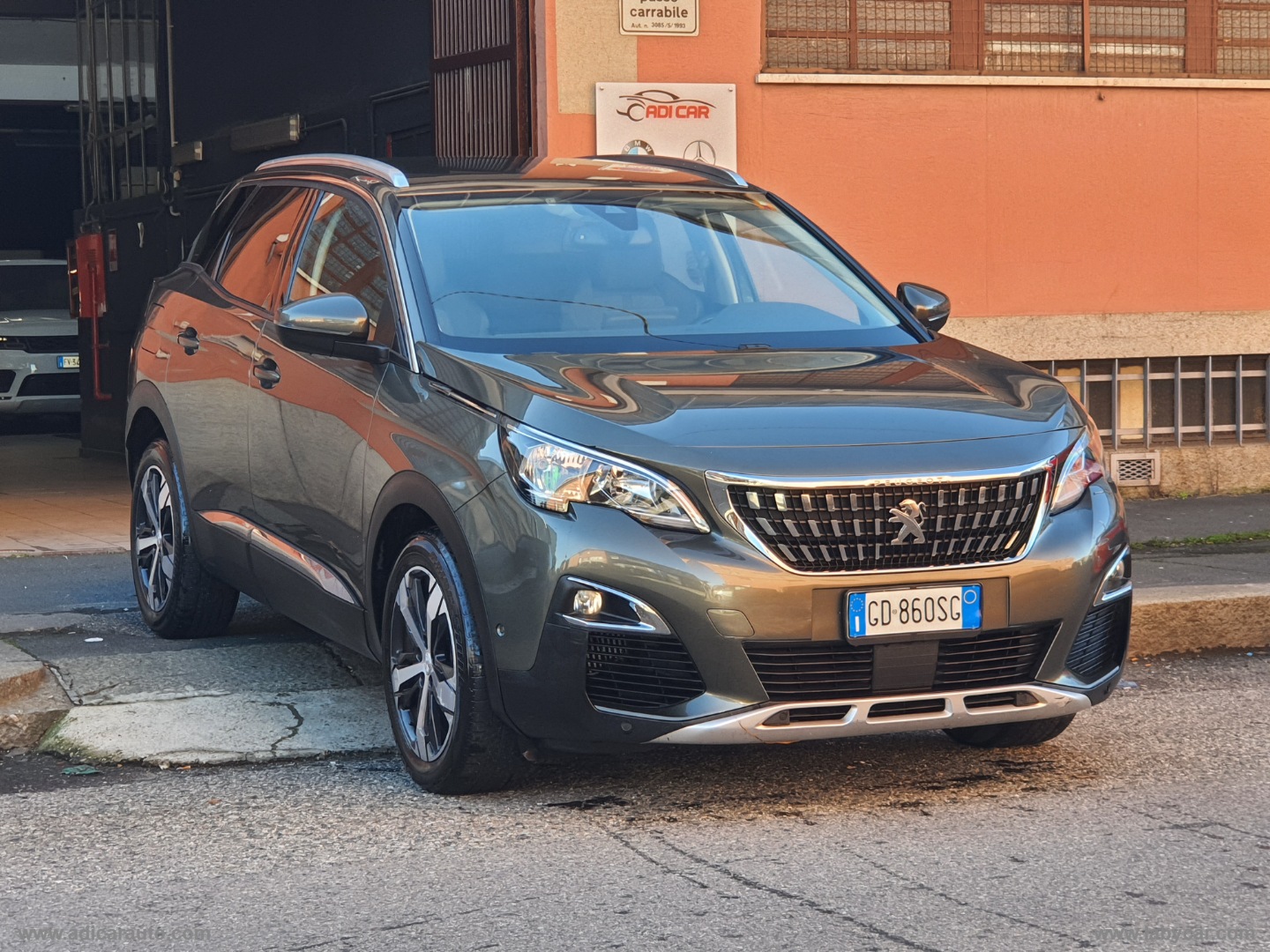 PEUGEOT 3008