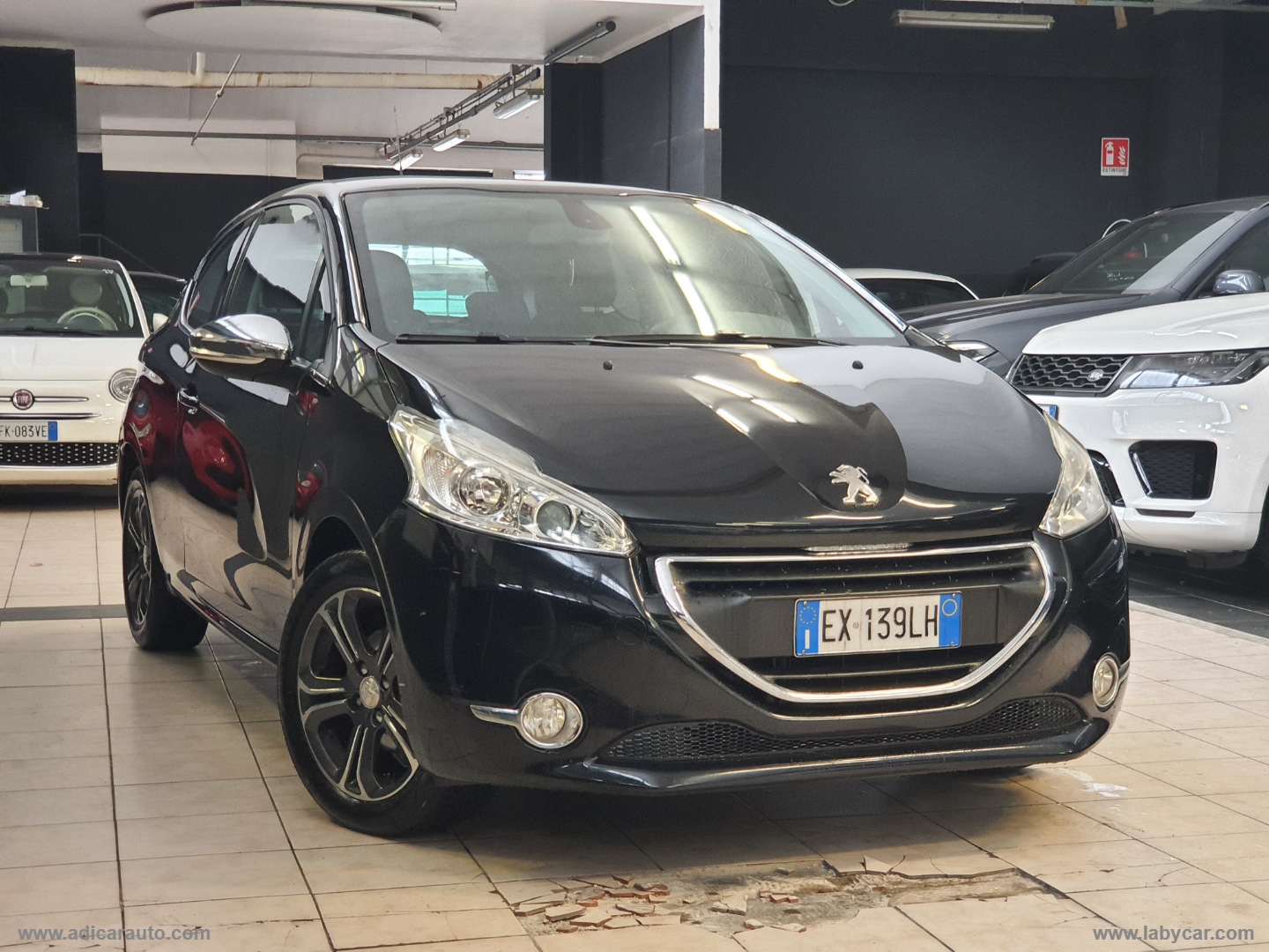 PEUGEOT 208