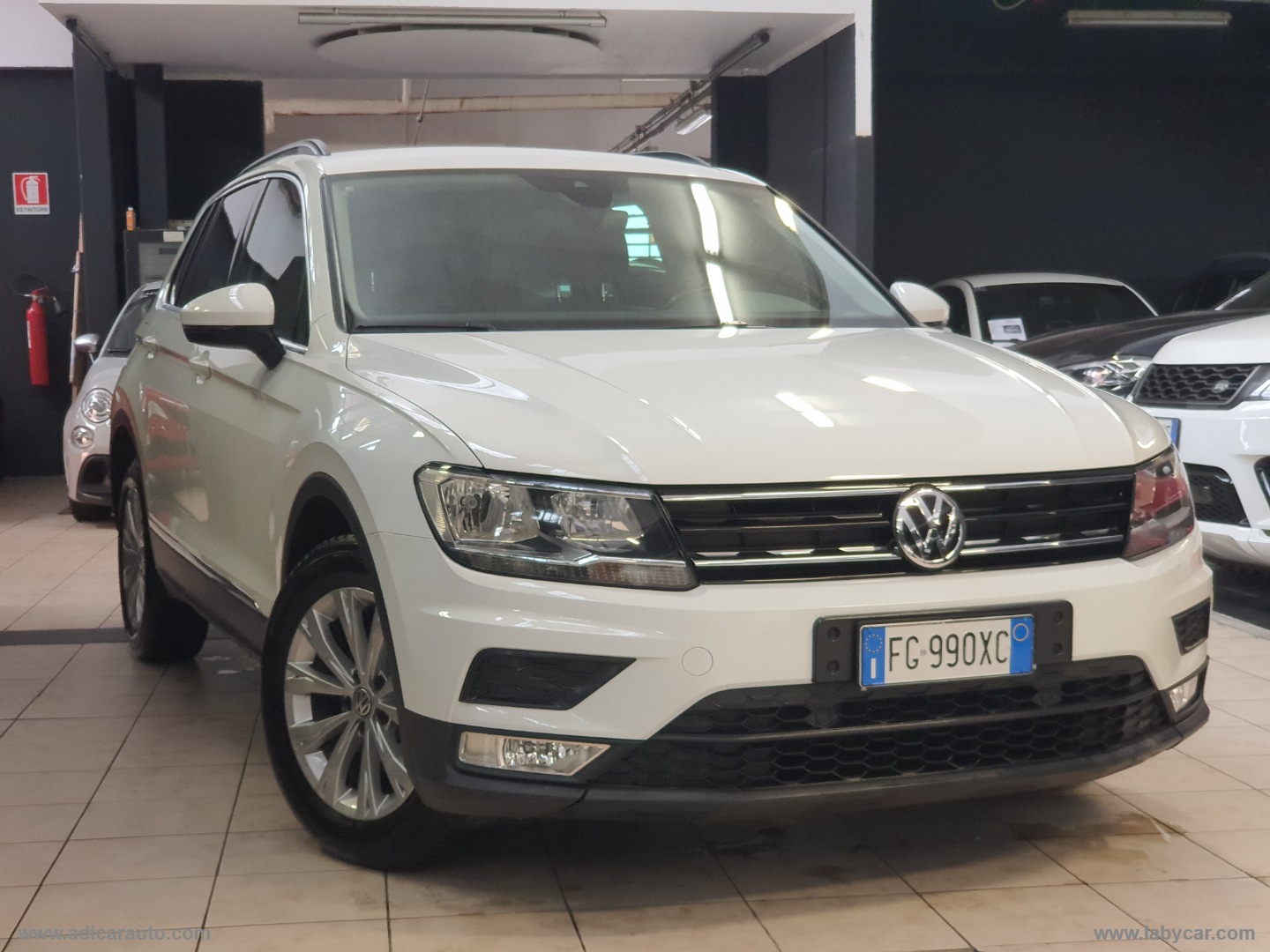 VOLKSWAGEN Tiguan