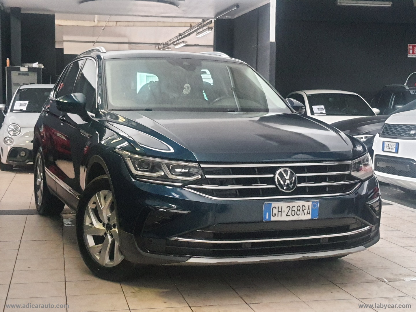 VOLKSWAGEN Tiguan