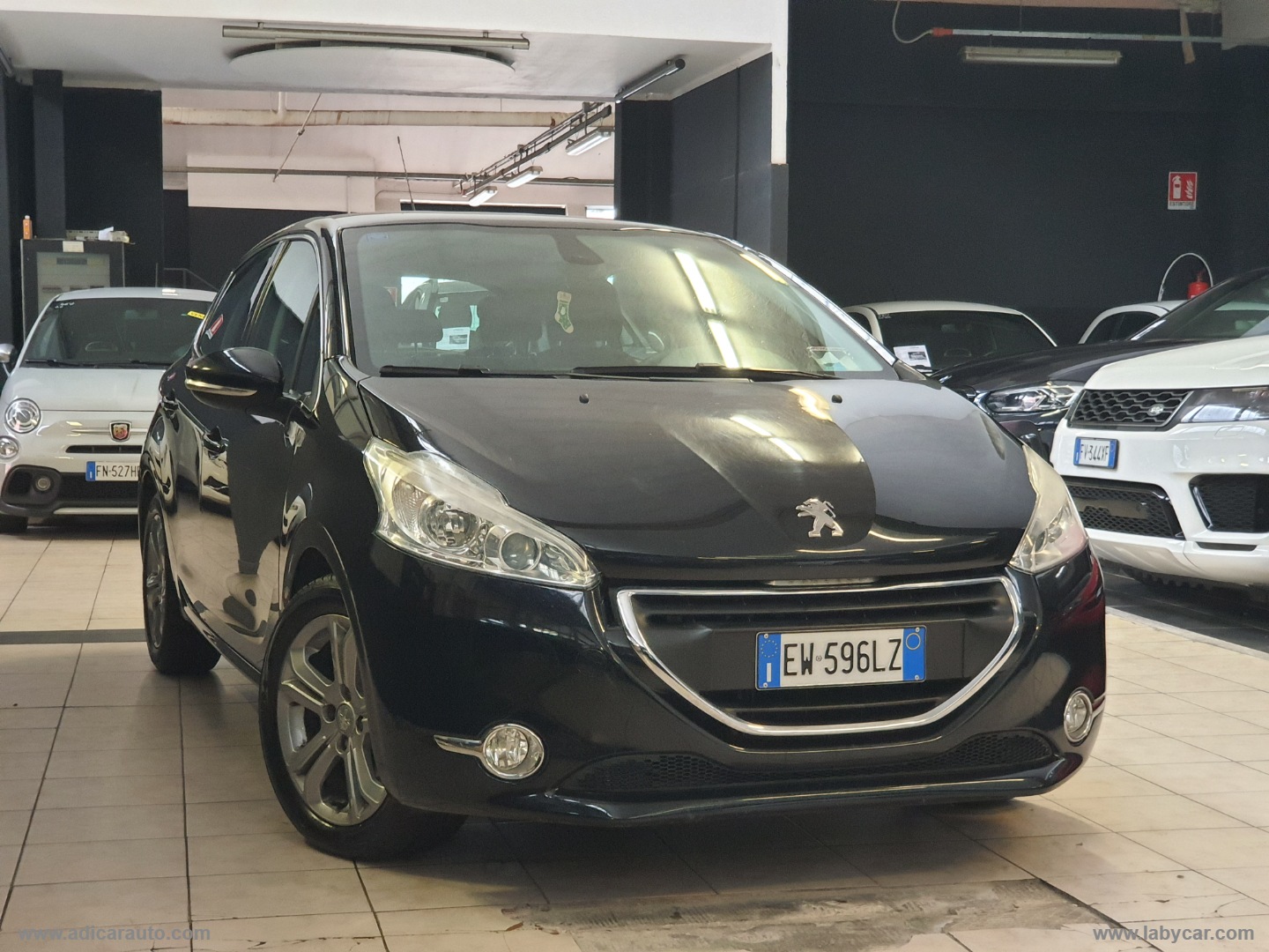PEUGEOT 208