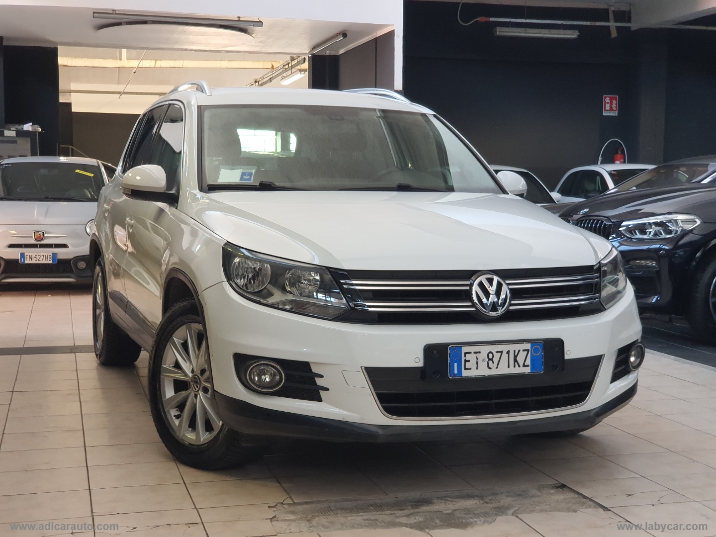 VOLKSWAGEN Tiguan