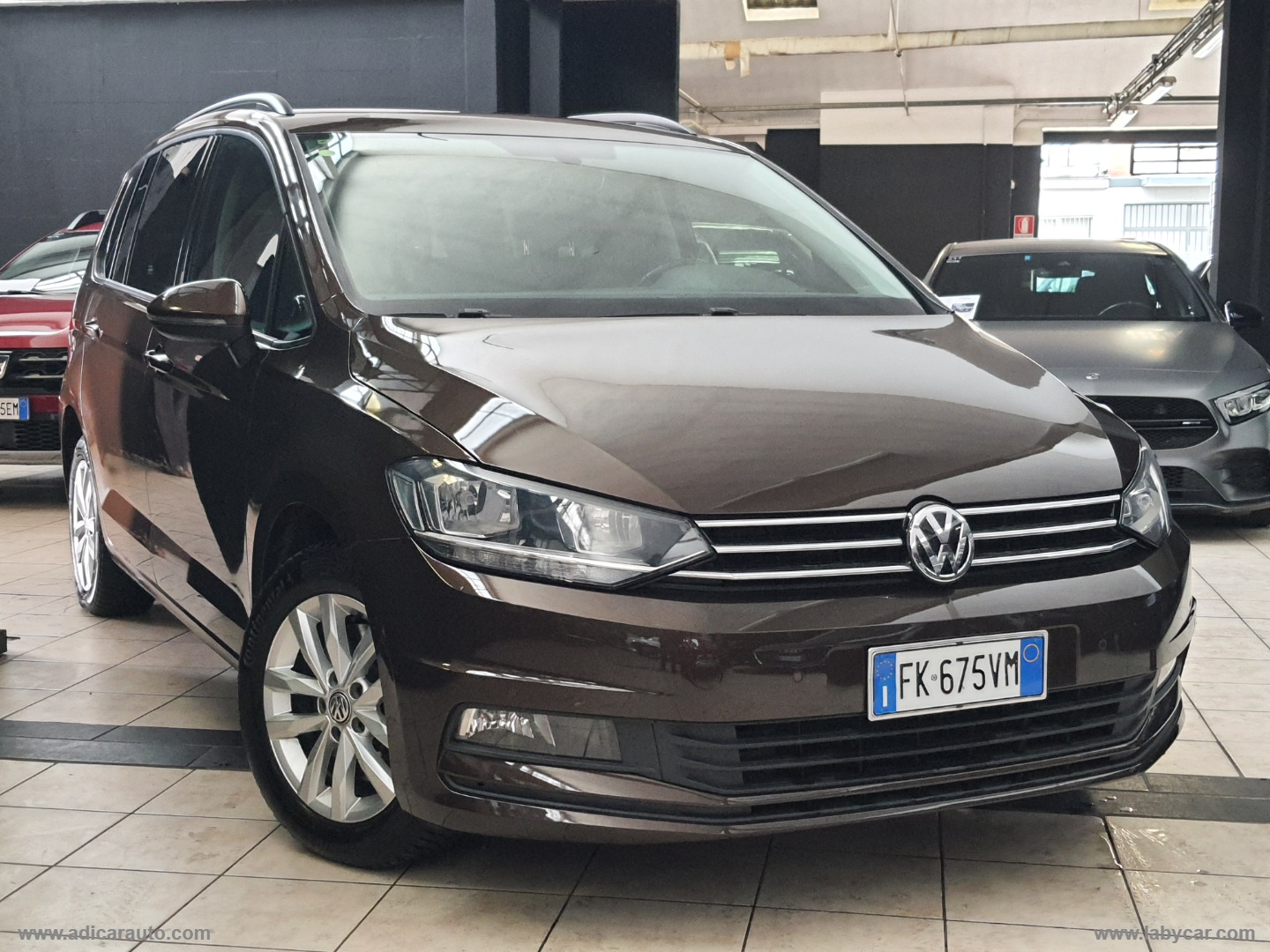 VOLKSWAGEN Touran