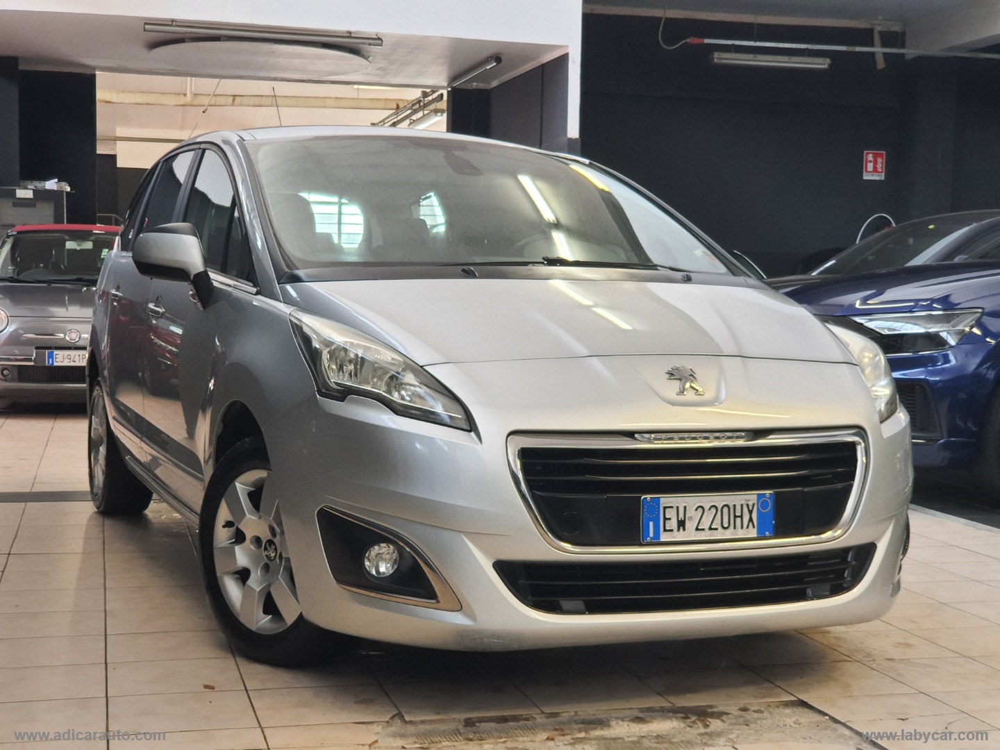 PEUGEOT 5008