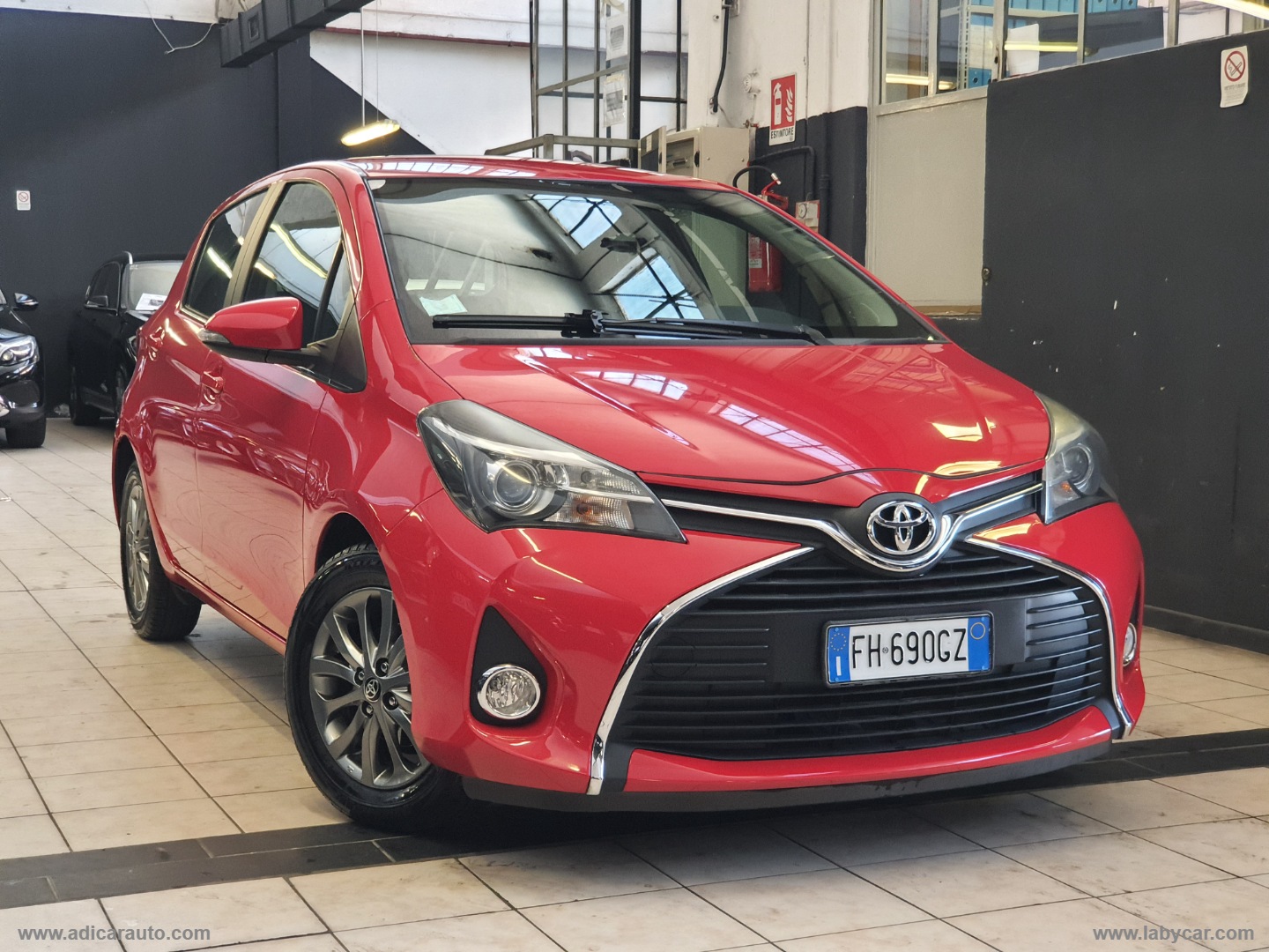 TOYOTA Yaris