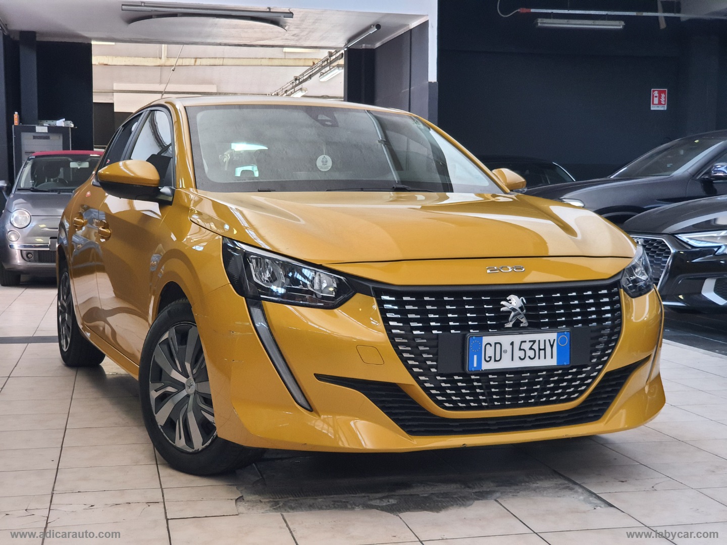 PEUGEOT 208