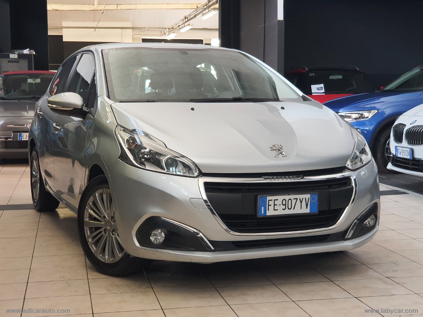 PEUGEOT 208