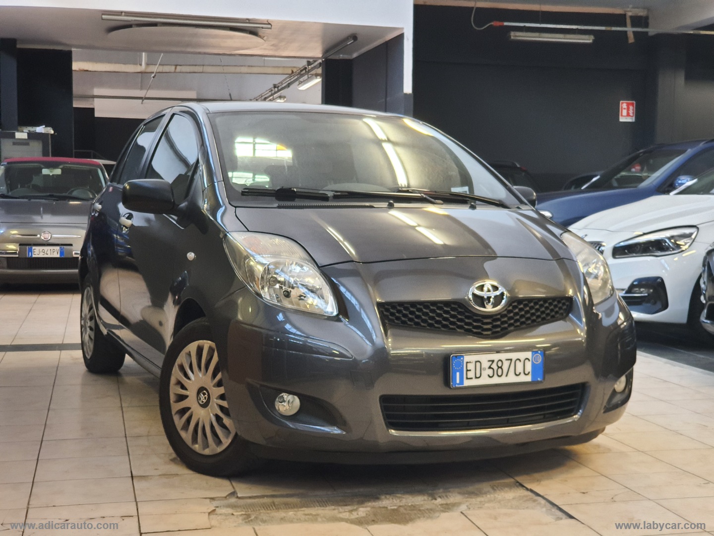 TOYOTA Yaris