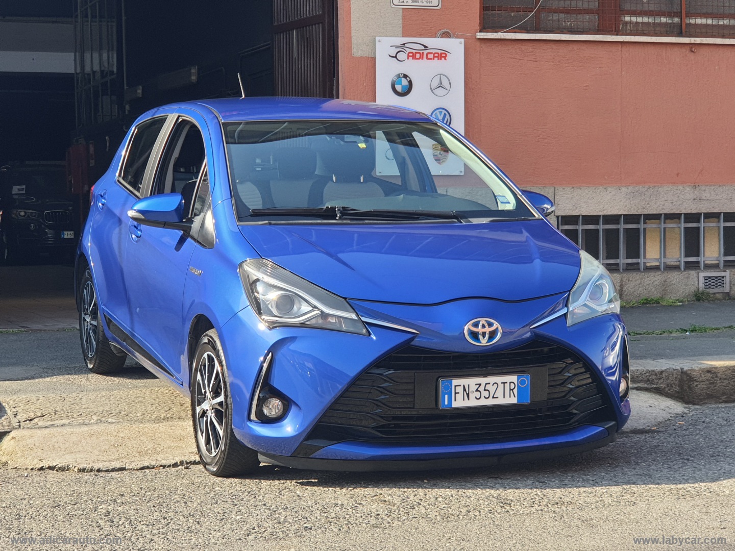 TOYOTA Yaris