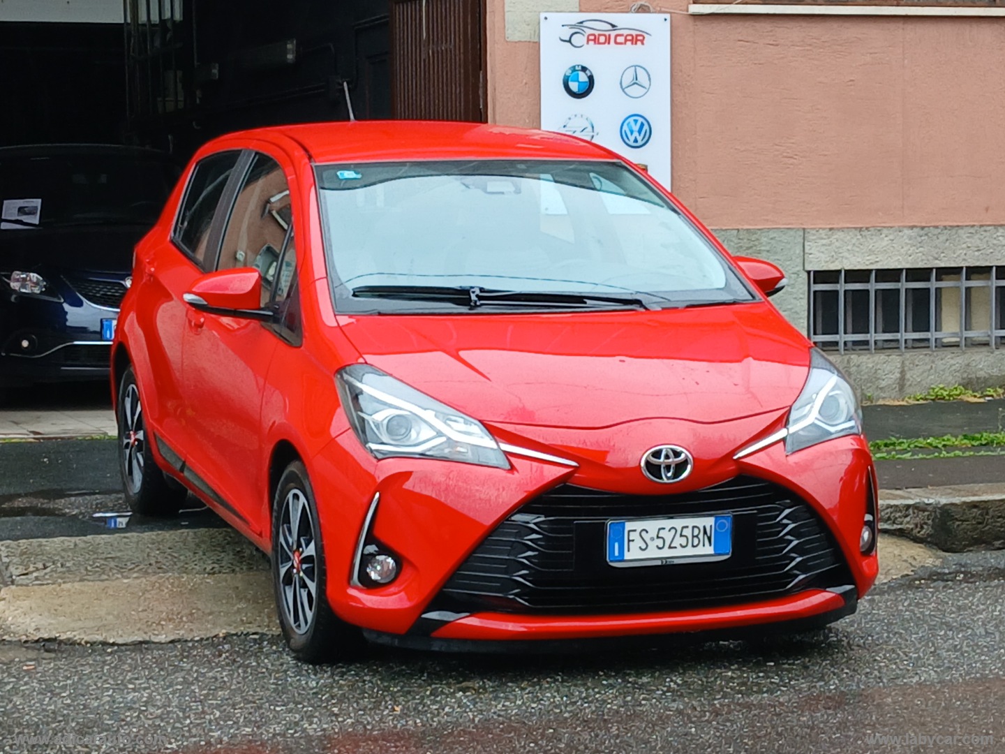TOYOTA Yaris