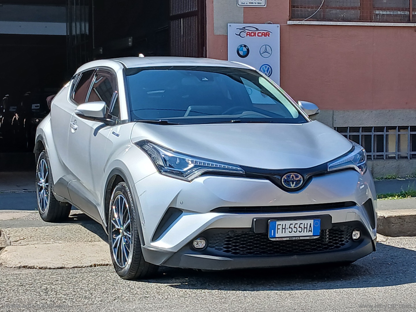 TOYOTA C-HR