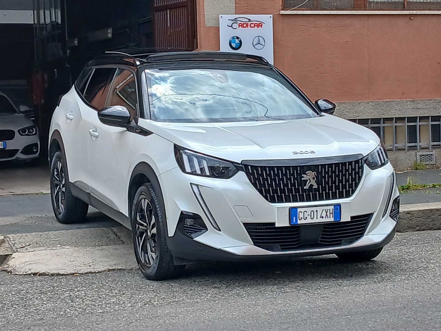 PEUGEOT 2008