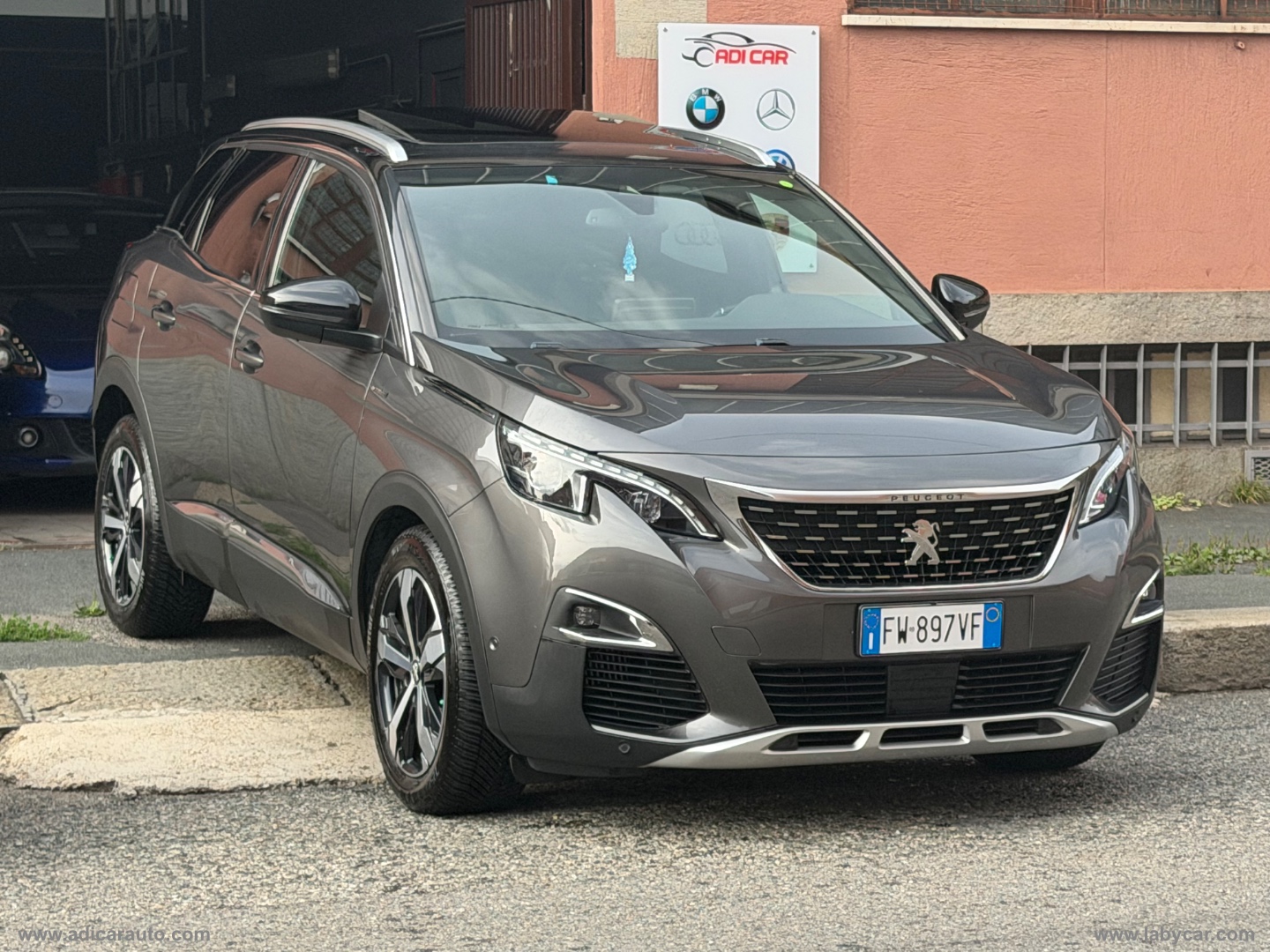 PEUGEOT 3008