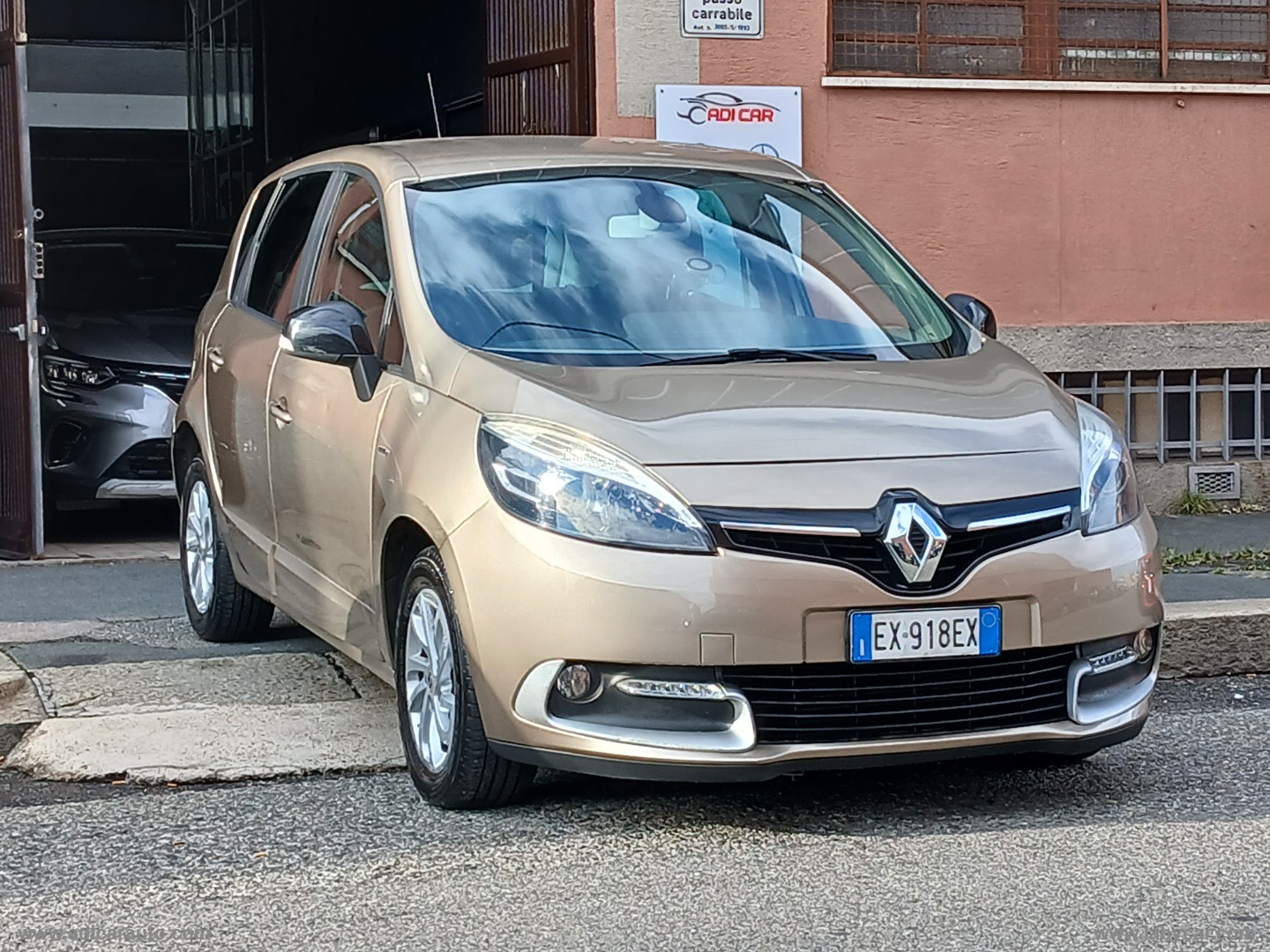 RENAULT Scénic