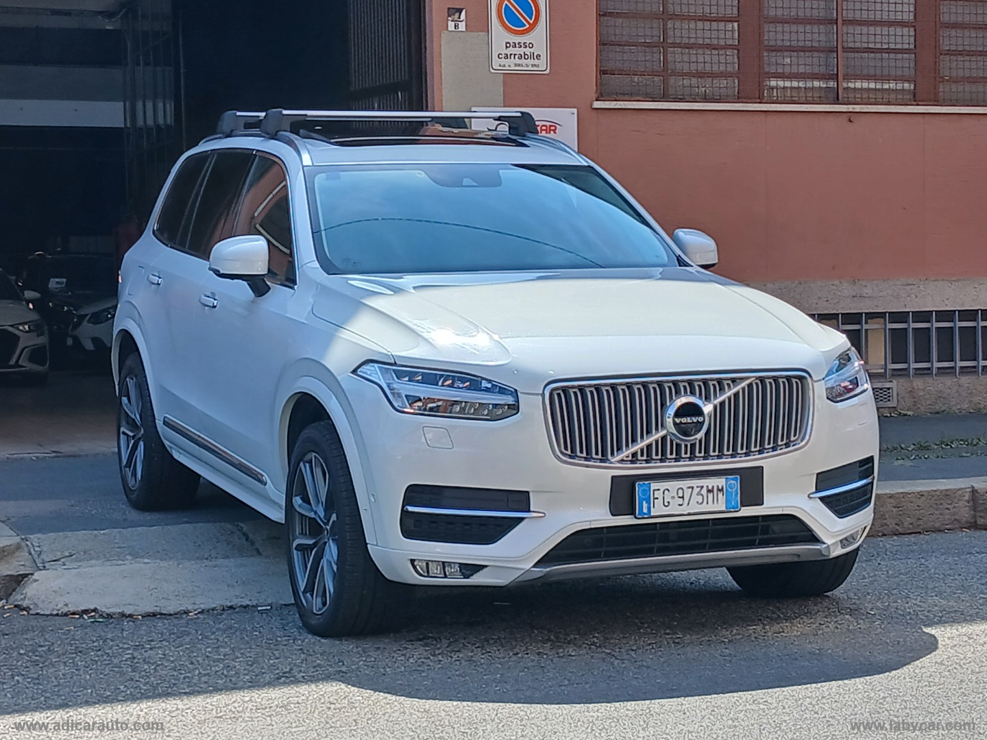 VOLVO XC90