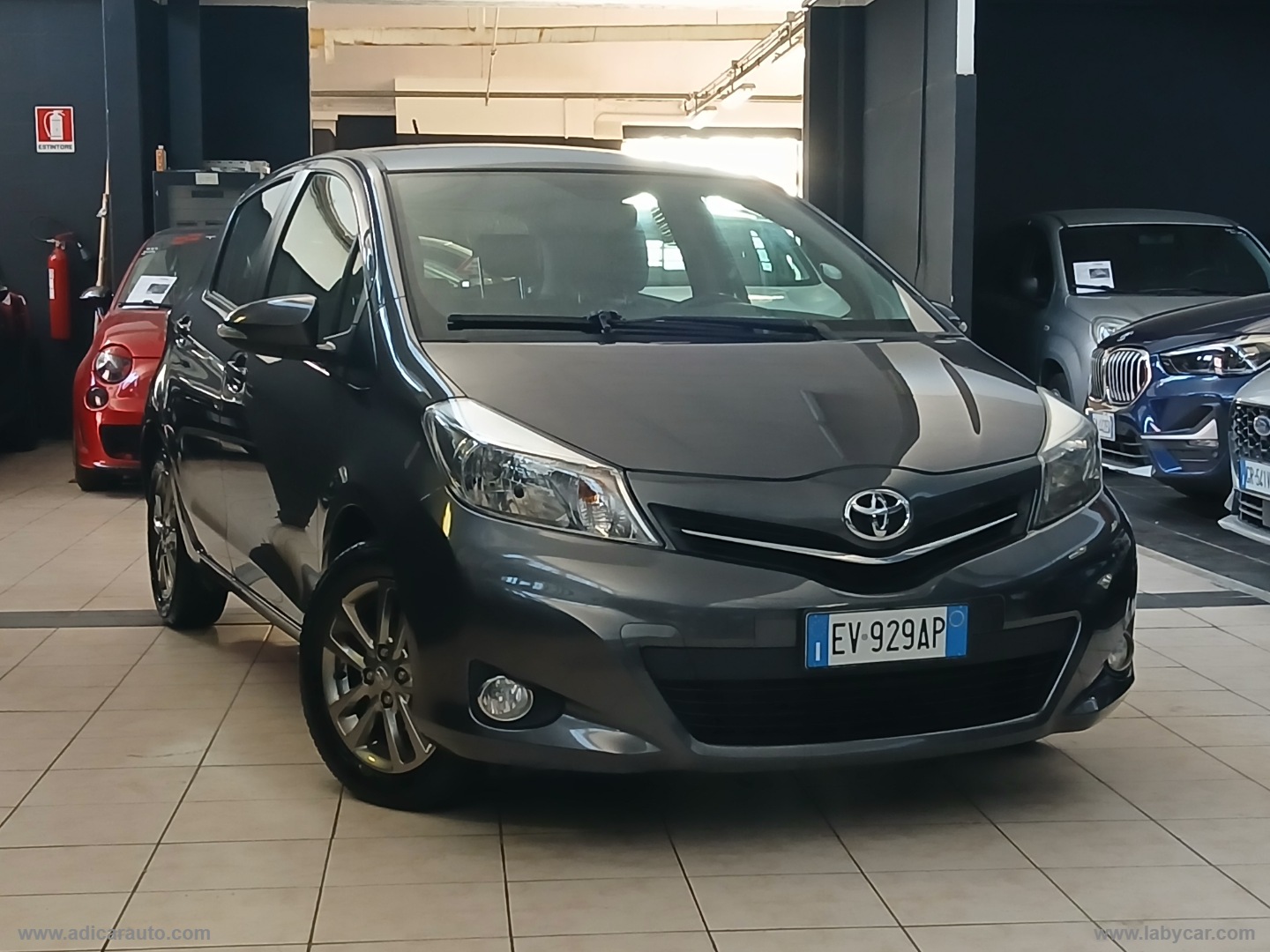 TOYOTA Yaris