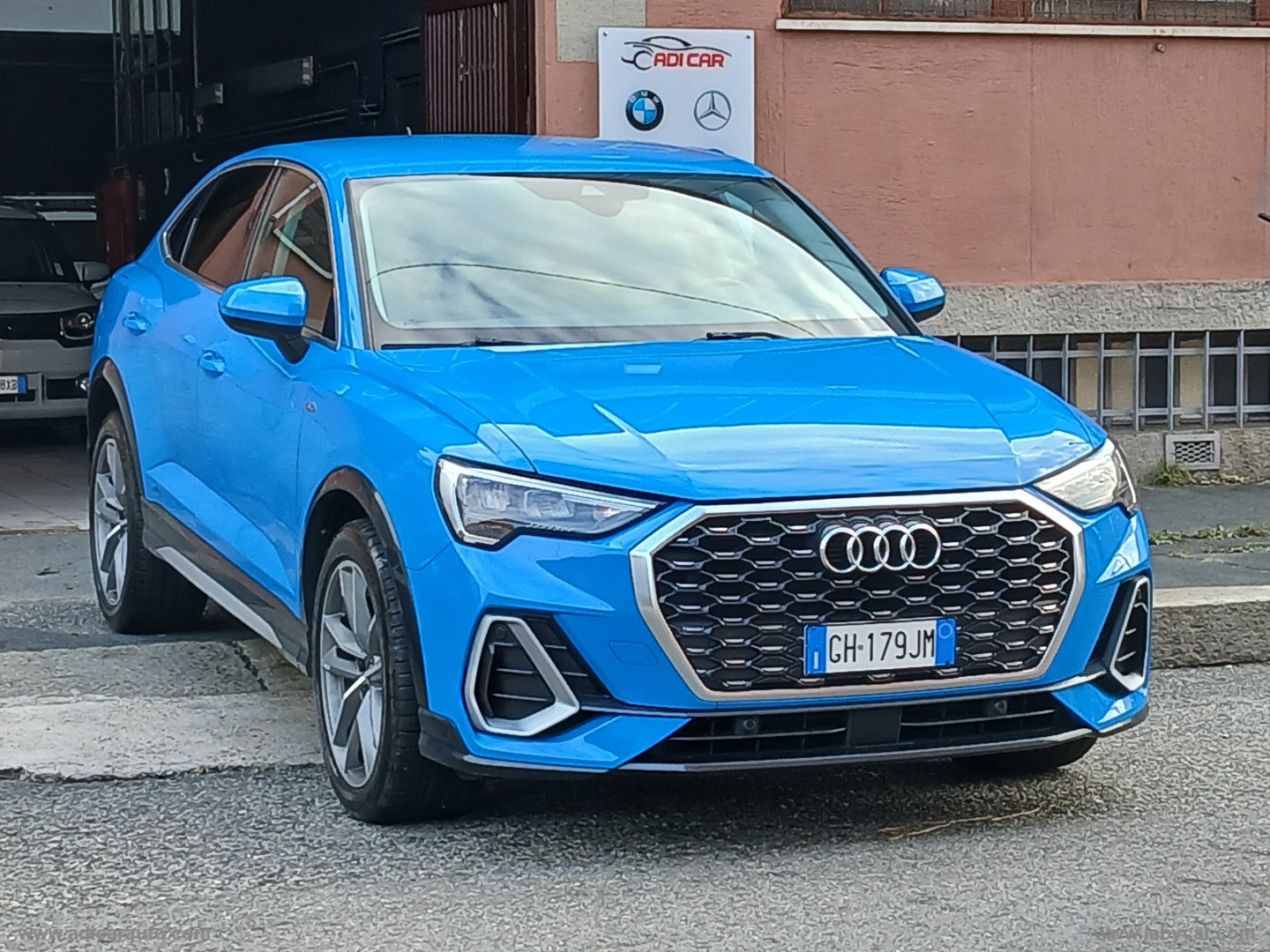 AUDI Q3