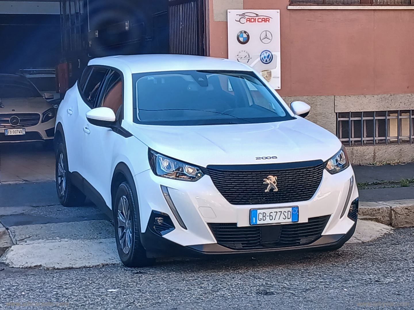 PEUGEOT 2008