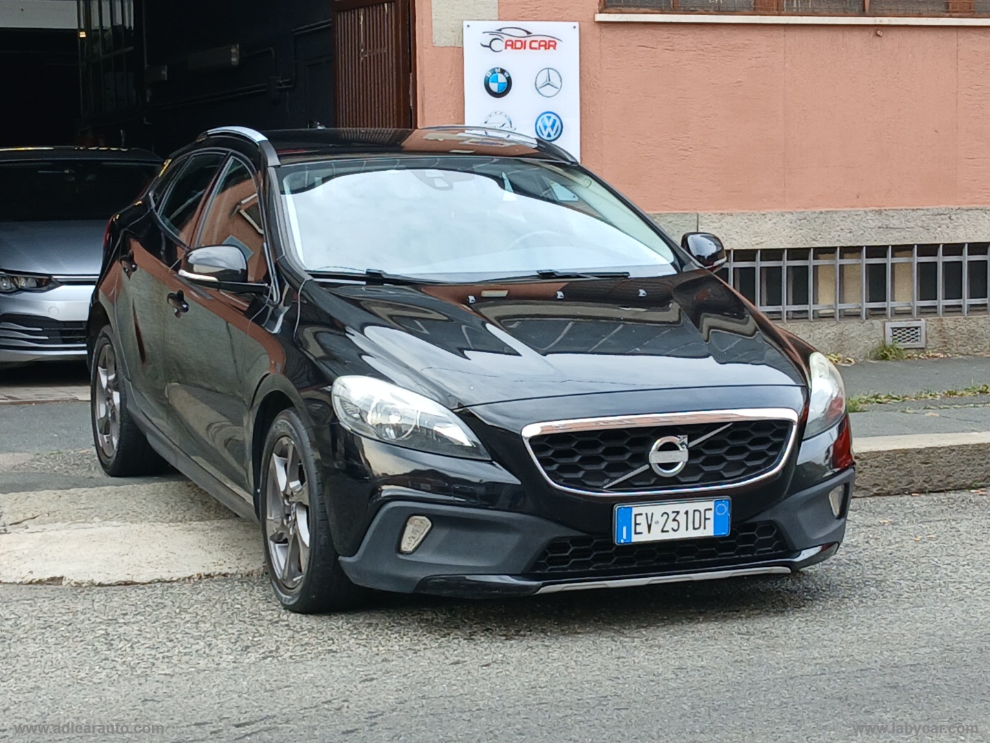 VOLVO V40 Cross Country