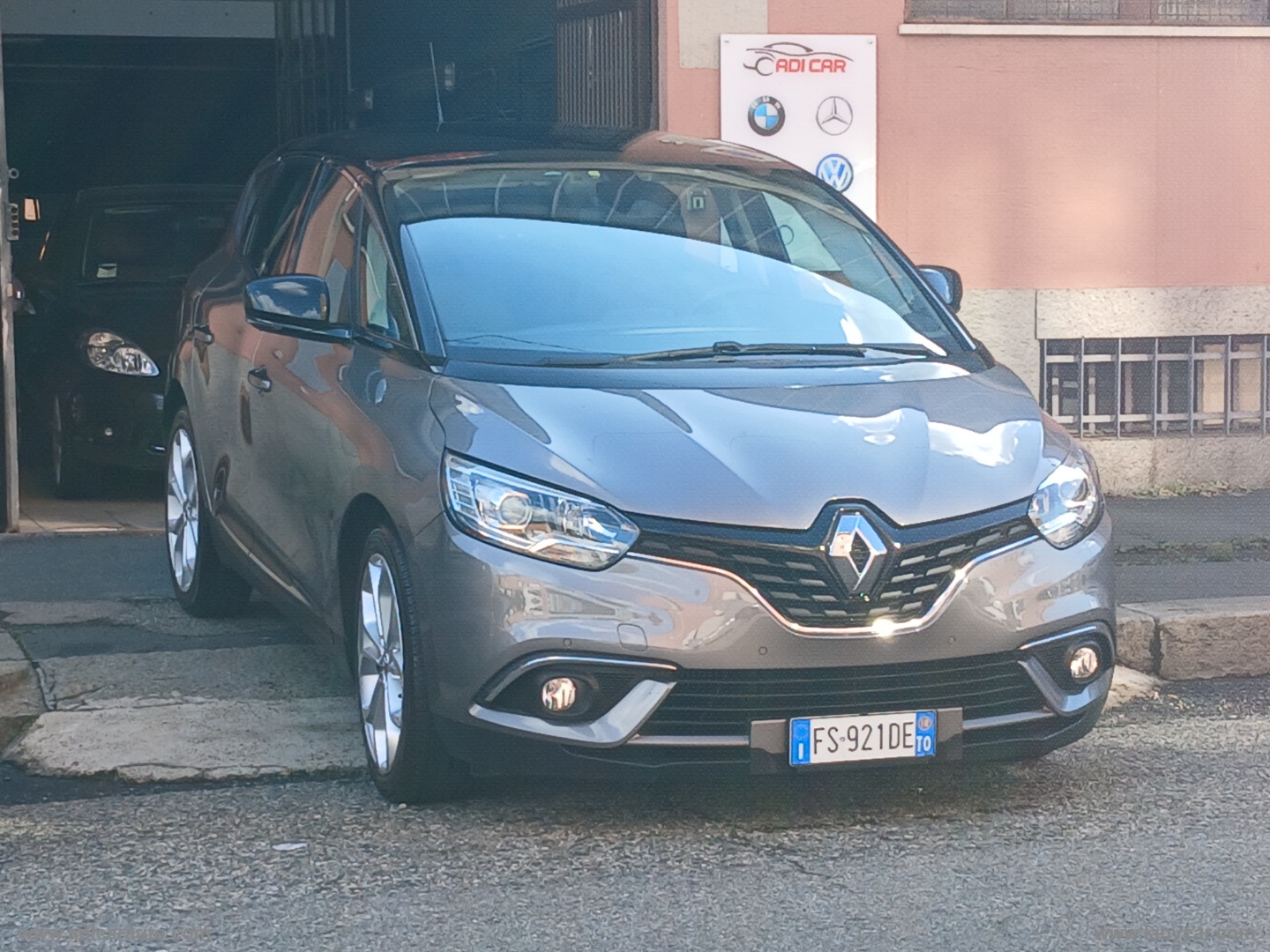 RENAULT Scénic