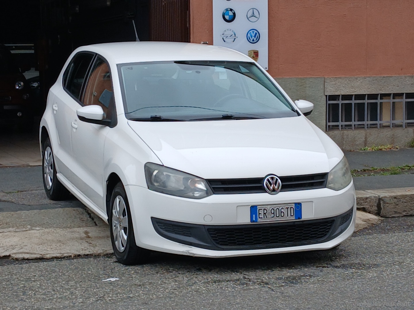 VOLKSWAGEN Polo