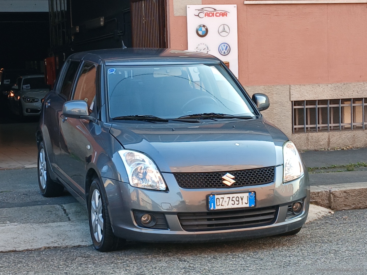 SUZUKI Swift